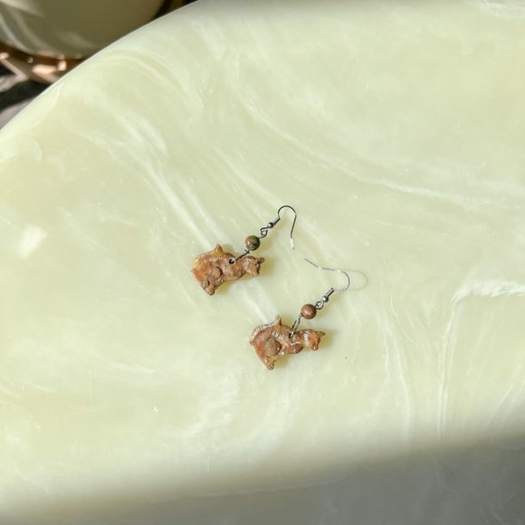 Vintage 90s Marble Stone Carved Cat Dangle Earrings - Picture 7 of 8